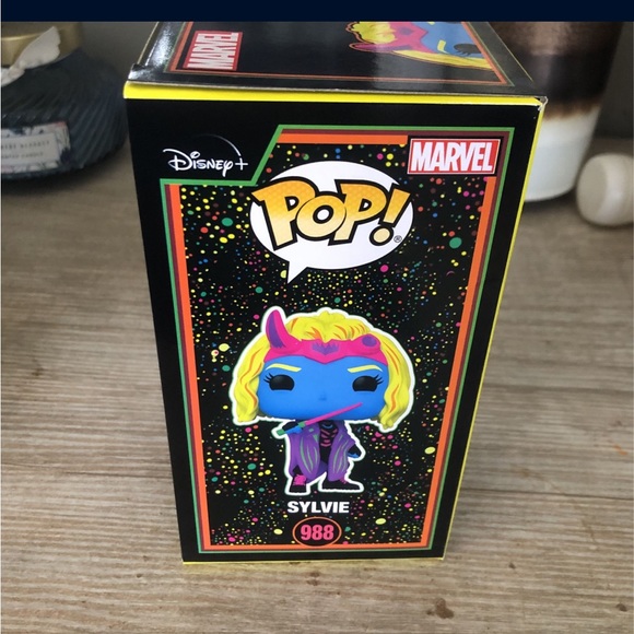 Funko POP! Marvel Loki - Sylvie Blacklight #988 - Picture 5 of 6